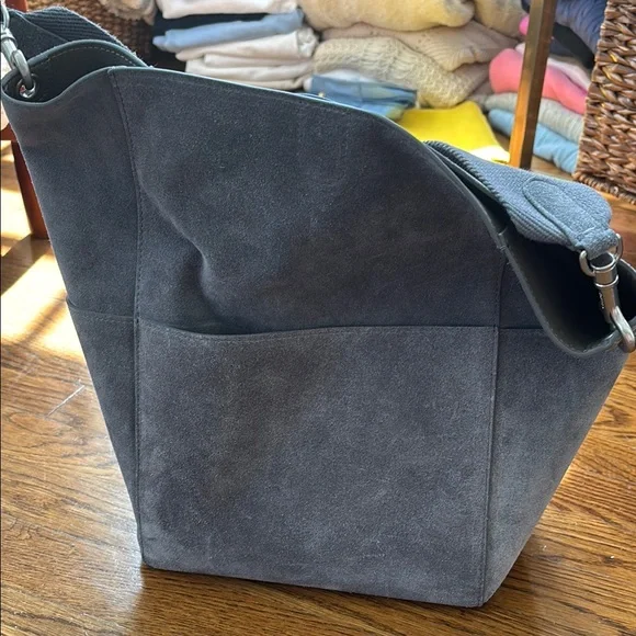 Celine Gray Suede Seau Bucket Bag with Elegant Minimalist Design - Picture 3 of 8